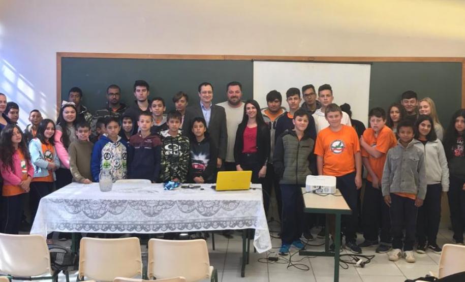 Pesquisador da Stanford University ministra aula inaugural do Programa Mais Aprendizagem no Colégio Estadual Vereador Heitor Rocha Kramer.