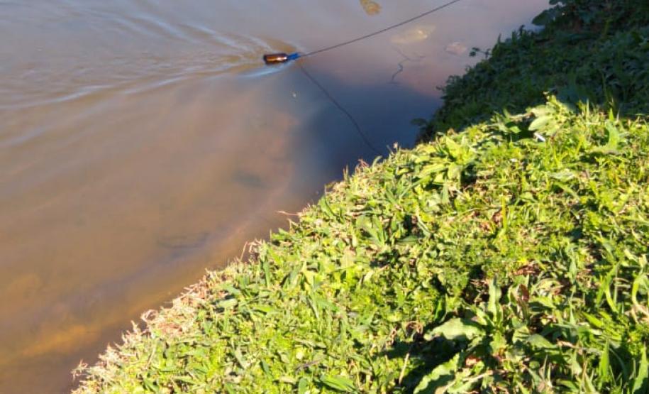 Alunos do curso Técnico em Meio Ambiente realizam coleta de material no Parque do Lago