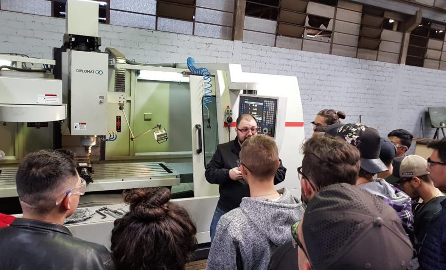 O Curso de Técnico em Eletromecânica do Carneiro Martins realiza visita técnica na empresa DECAMP Mecânica Industrial.