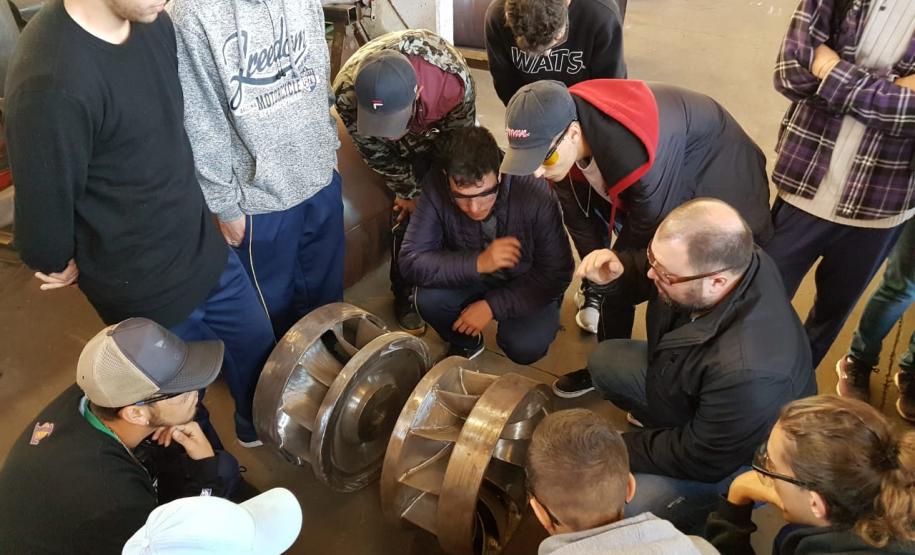 O Curso de Técnico em Eletromecânica do Carneiro Martins realiza visita técnica na empresa DECAMP Mecânica Industrial.