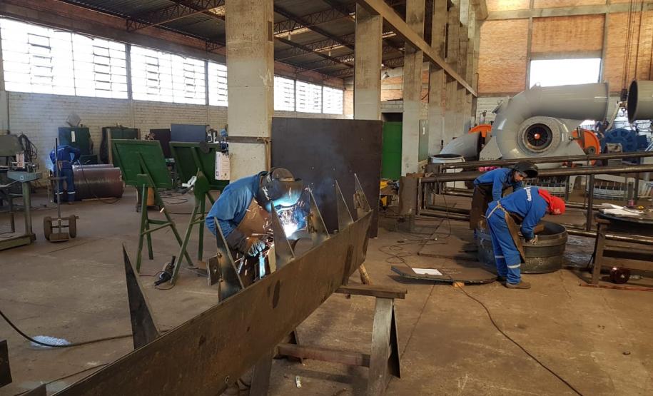 O Curso de Técnico em Eletromecânica do Carneiro Martins realiza visita técnica na empresa DECAMP Mecânica Industrial.