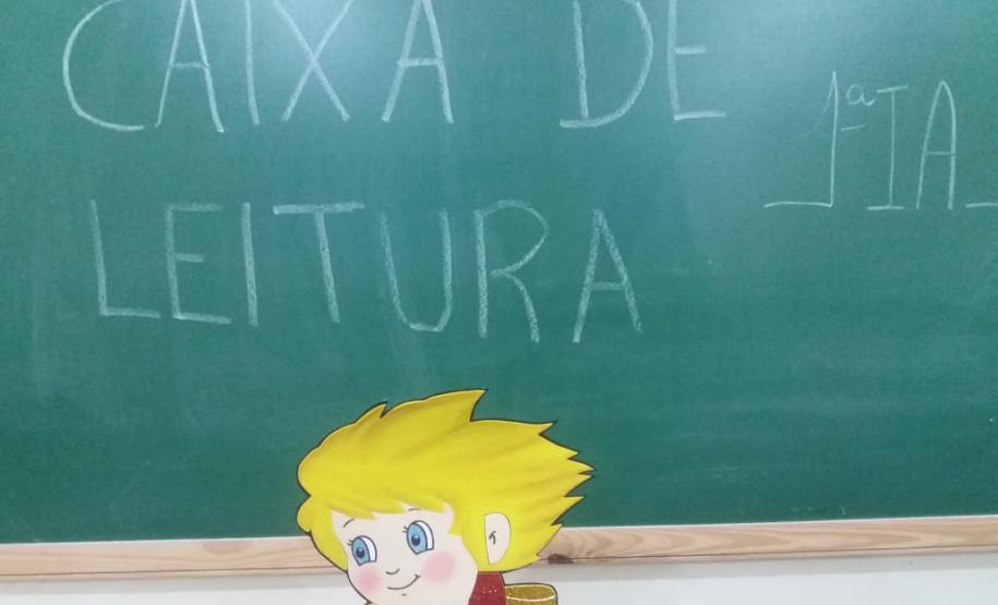 Parceria entre Colégio E. Mário Evaldo Morski e Escola Municipal Água Verde leva Caixa de leituras para incentivar alunos.