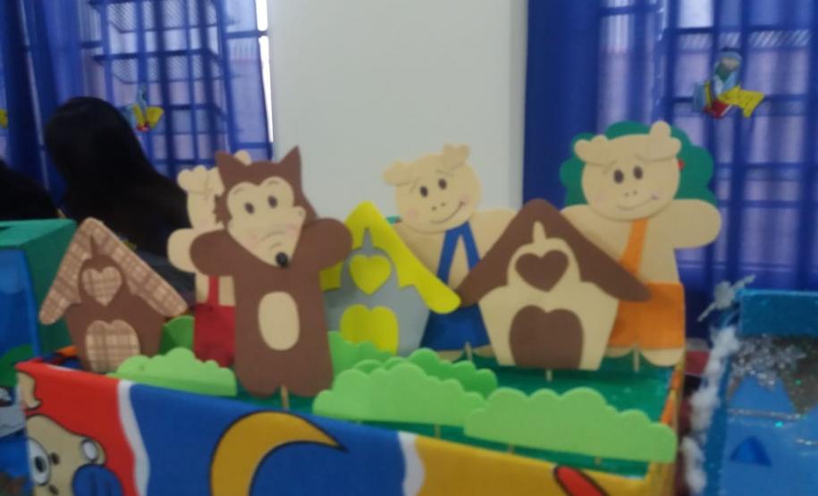 Parceria entre Colégio E. Mário Evaldo Morski e Escola Municipal Água Verde leva Caixa de leituras para incentivar alunos.