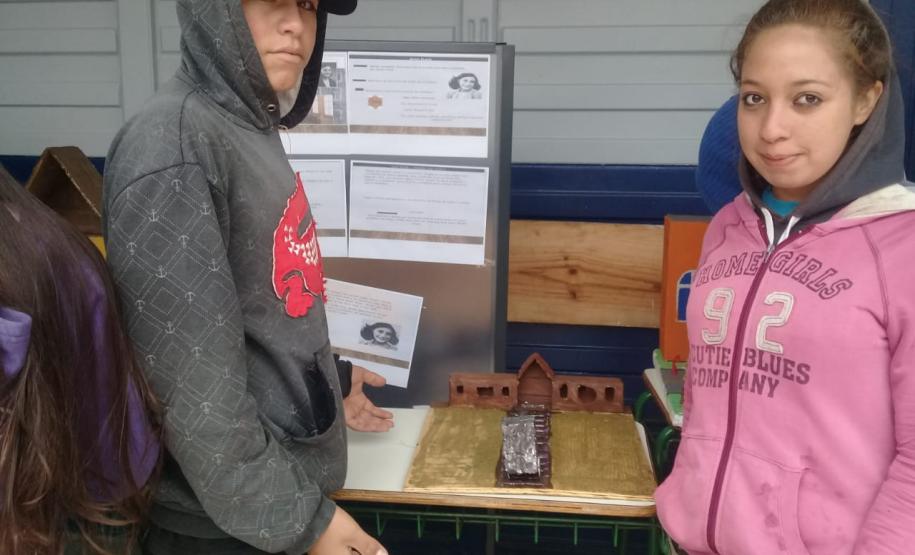 Leitura e exposição do Diário de Anne Frank: uma prática dos alunos do C.E. do Campo Izaltino R. Bastos