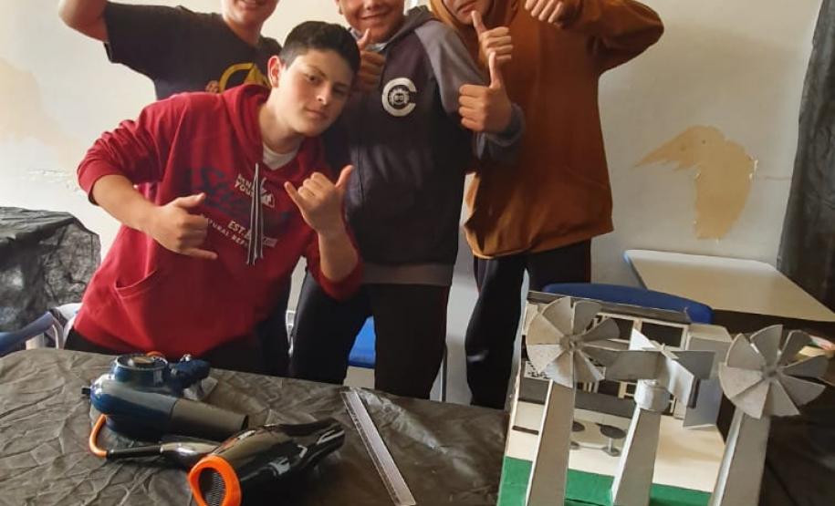 C.E. Cristo Rei realiza a V Mostra Científica