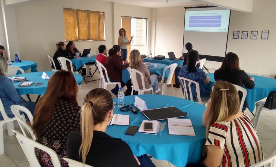 Muito aprendizado e troca de experiências na formação sobre os Planos Municipais de Educação.