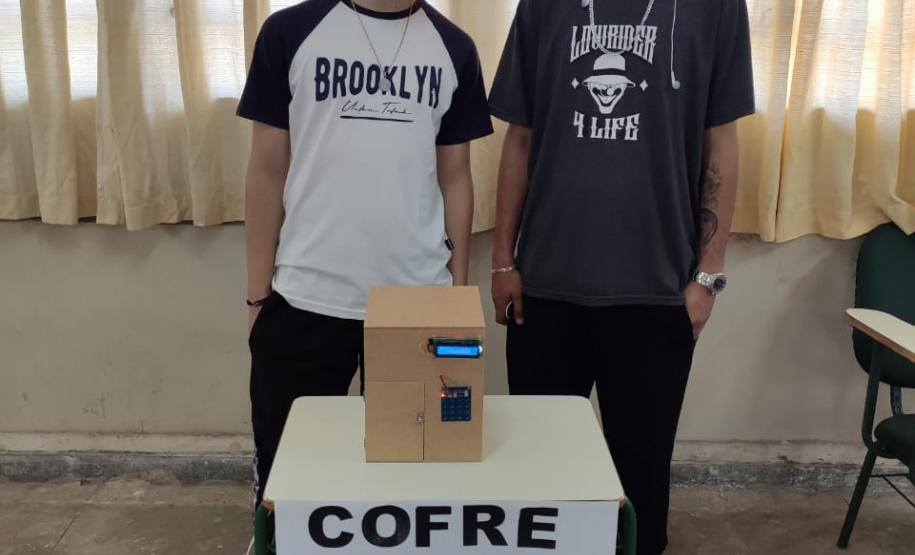 Colégio Estadual Ana Vanda Bassara realiza Feira Cultural Científica e Tecnológica