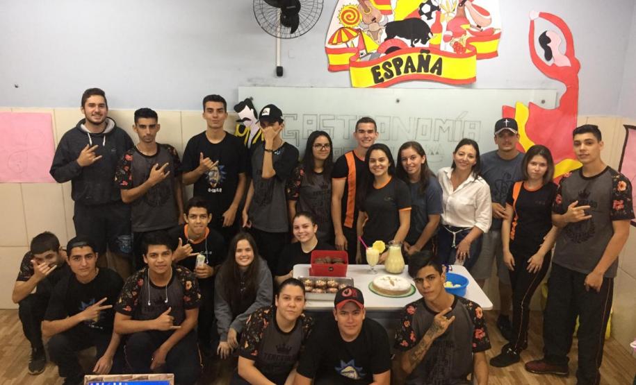 Atividade gastronômica no Colégio Estadual de Segredo