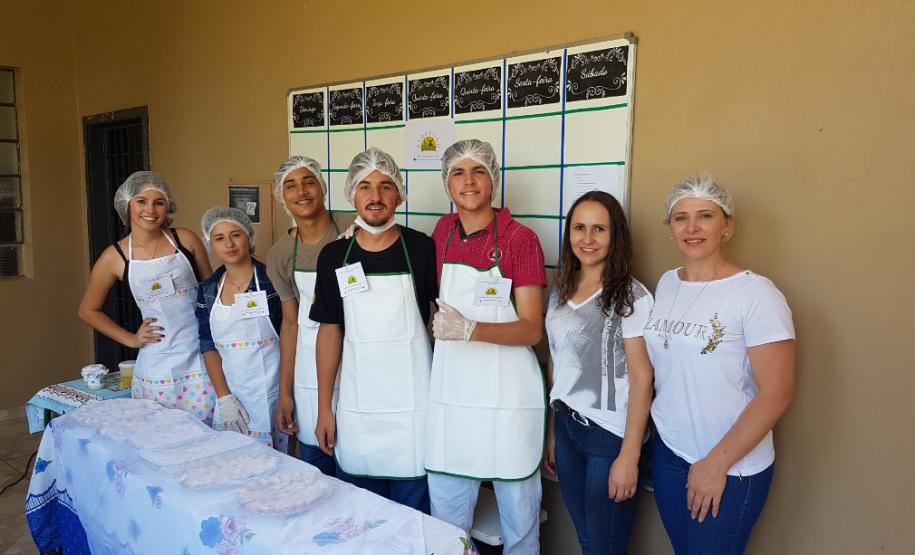 2ª Feira de derivados do leite e suas propriedades físico-químicas no CEEP Arlindo Ribeiro.