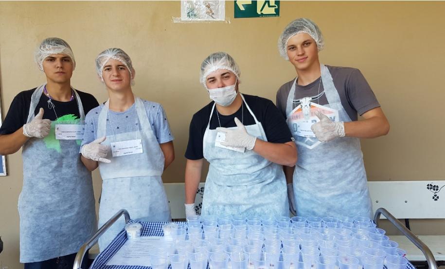 2ª Feira de derivados do leite e suas propriedades físico-químicas no CEEP Arlindo Ribeiro.