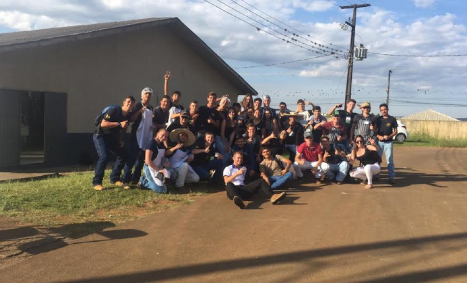 2ª Feira de derivados do leite e suas propriedades físico-químicas no CEEP Arlindo Ribeiro.