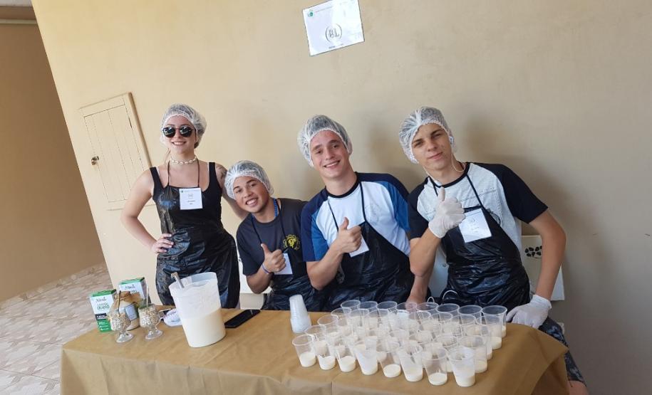 2ª Feira de derivados do leite e suas propriedades físico-químicas no CEEP Arlindo Ribeiro.