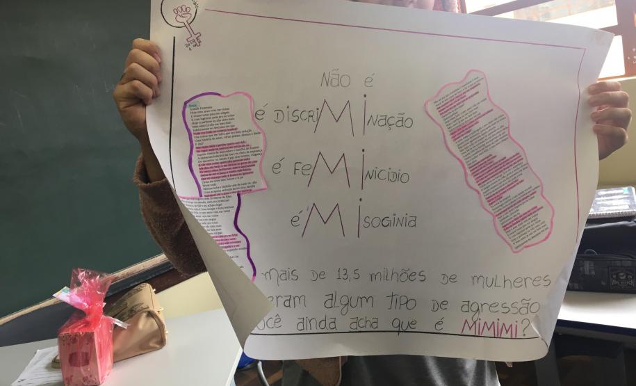 Projeto interdisciplinar incentiva leitura e traz uma reflexão acerca de questões sociais e filosóficas.