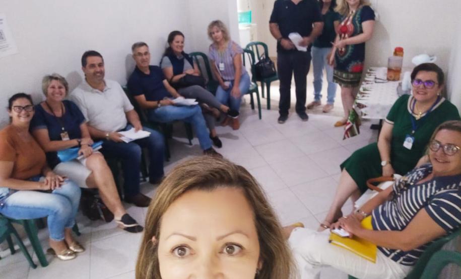 Participação dos Diretores nas sessões públicas no NRE.