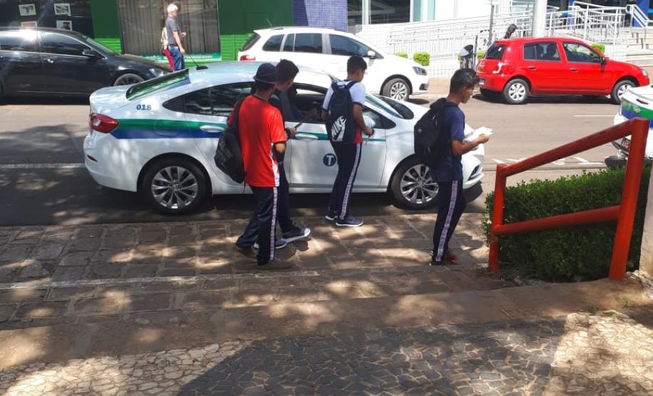 Alunos do Colégio Manoel Ribas se mobilizam em combate ao mosquito Aedes Aegypti.