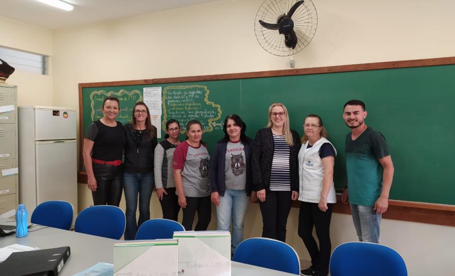 Dialogando com professores e funcionários